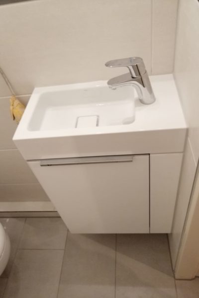 Ein 1qm kleines Gäste WC nach der Badsanierung durch Bäder Dunkelmann.