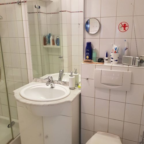 Ein 2,7 qm kleines Minibad in Barsbüttel vor der Badsanierung durch Bäder Dunkelmann.