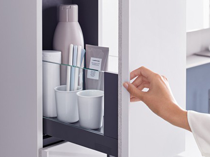 Apothekerschrank im Badezimmer für zusätzlichen Stauraum