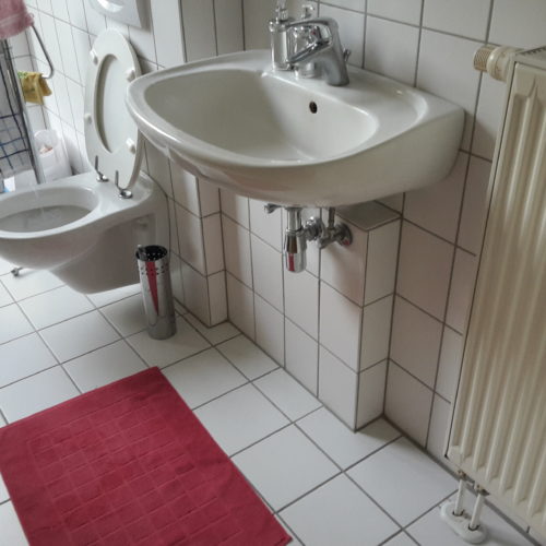 Badezimmer alt Waschtisch