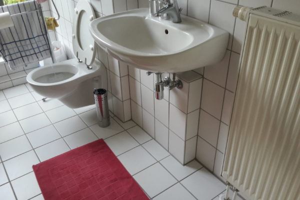 Badezimmer alt Waschtisch