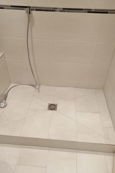 Kundenbeispiel Badezimmer neu Duschbereich