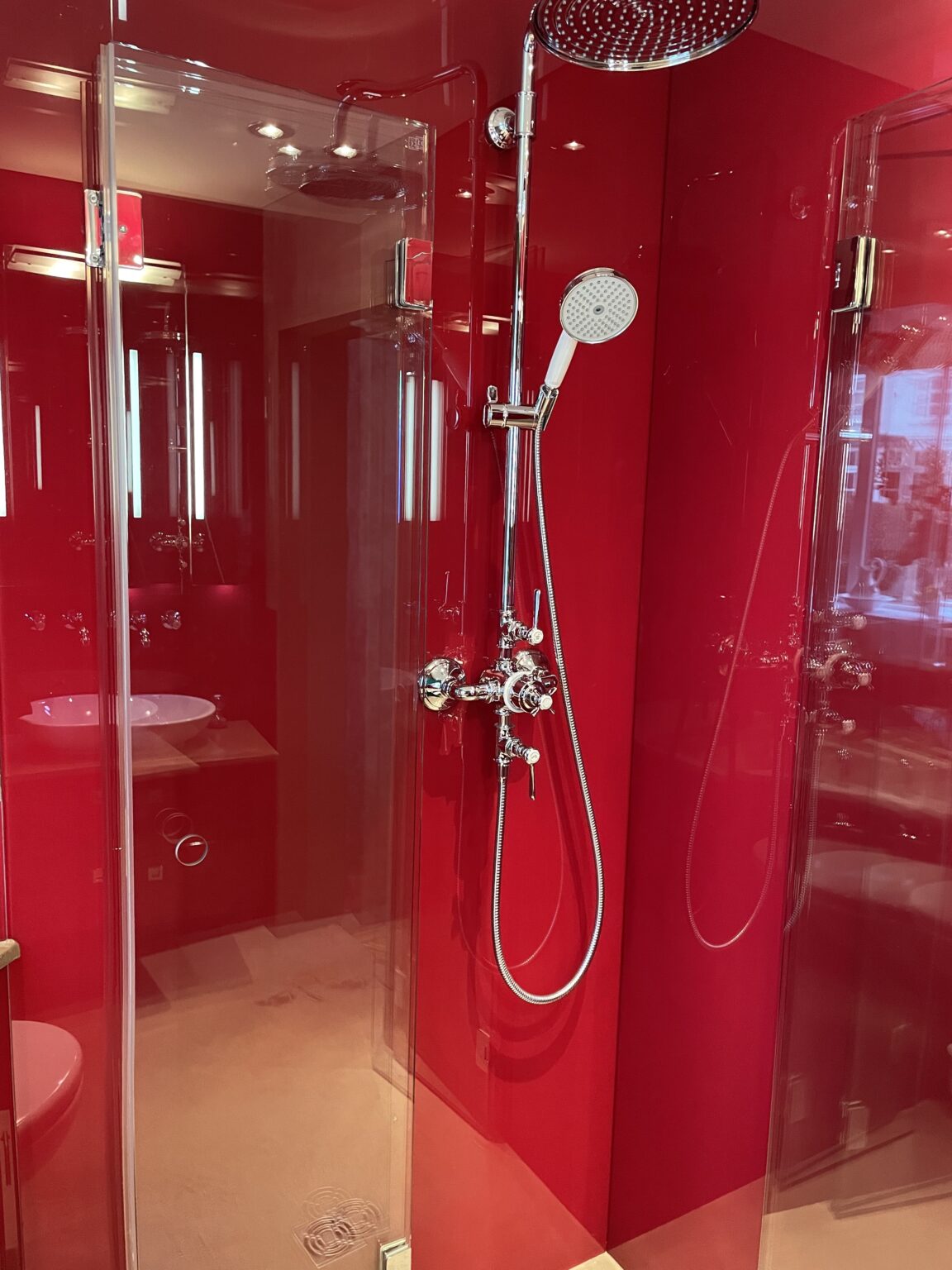 Acryl Wandverkleidung im Bad Vorteile & Funktionen