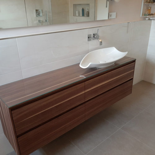 Helles 9 qm Bad mit großzügiger Duschfläche in Farmsen-Berne (Bad 094