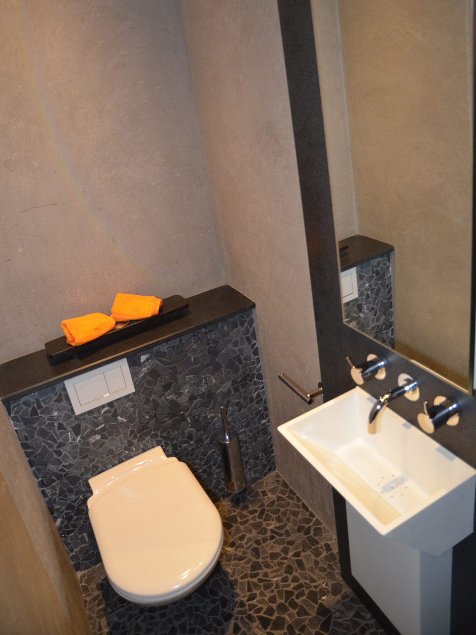 Ein Gäste-WC in der Badausstellung Norderstedt von Bäder Dunkelmann.
