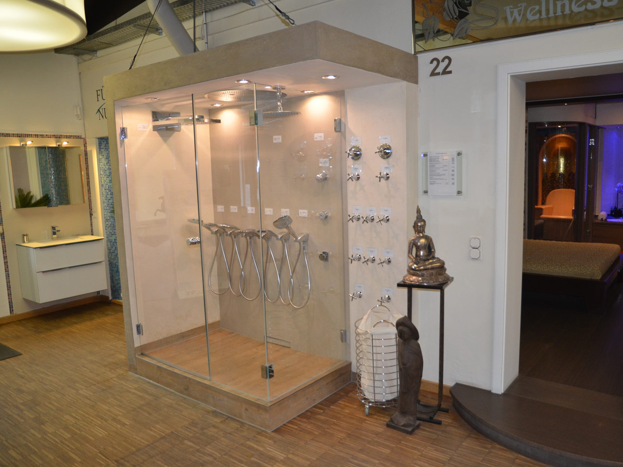 Eine Duschbrause bei der Badausstellung bei Hamburg von Bäder Dunkelmann.
