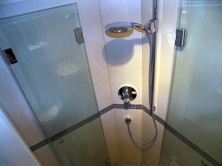 Duschbad Auf 1 2 Quadratmeter Bad 051 Bader Dunkelmann