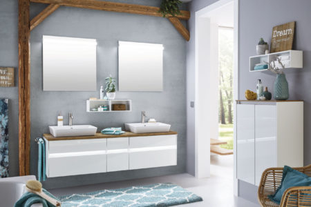 Kleines Badezimmer zwei Waschtische