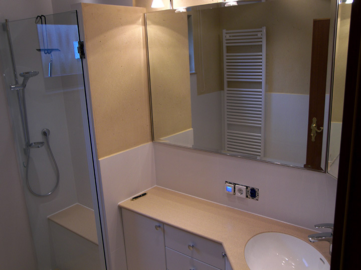 Begehbare Dusche mit Sitzbank (Bad 031) Bäder Dunkelmann